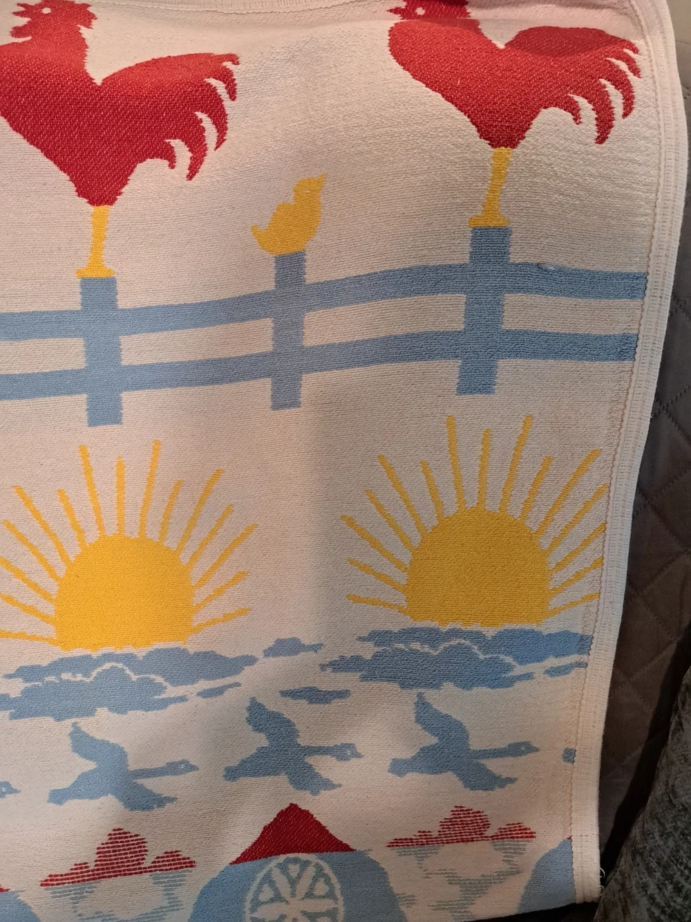 Vintage Multi-Color Farm Animal Cotton Throw Blanket - Blue, Yellow, Red